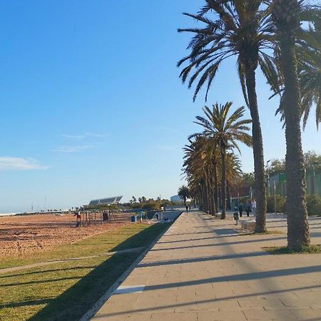 Duplex / Beach 3Min/ Bcn Center 10Min/Tren 2Min Appartamento Sant Adrià de Besòs Esterno foto