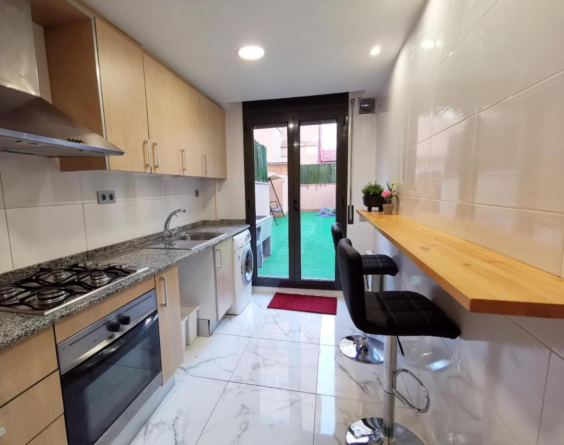 Duplex / Beach 3Min/ Bcn Center 10Min/Tren 2Min Appartamento Sant Adrià de Besòs Esterno foto