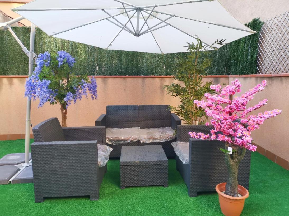 Duplex / Beach 3Min/ Bcn Center 10Min/Tren 2Min Appartamento Sant Adrià de Besòs Esterno foto