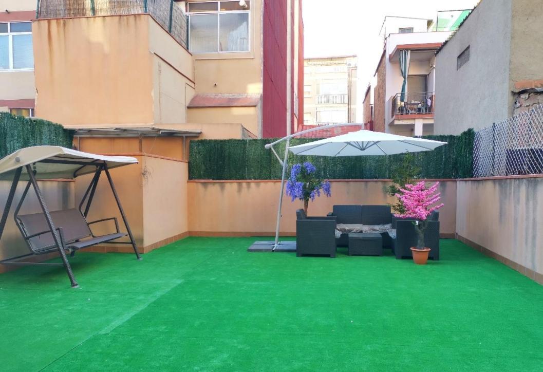 Duplex / Beach 3Min/ Bcn Center 10Min/Tren 2Min Appartamento Sant Adrià de Besòs Esterno foto