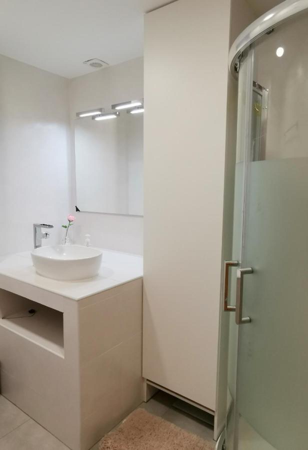 Duplex / Beach 3Min/ Bcn Center 10Min/Tren 2Min Appartamento Sant Adrià de Besòs Esterno foto