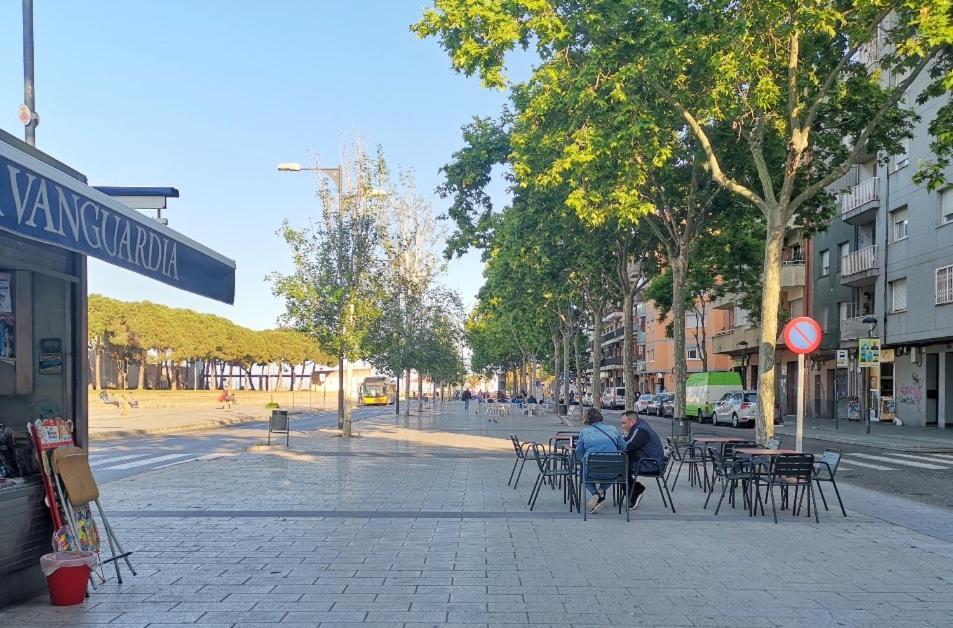 Duplex / Beach 3Min/ Bcn Center 10Min/Tren 2Min Appartamento Sant Adrià de Besòs Esterno foto